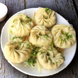 CHICKEN MOMOS